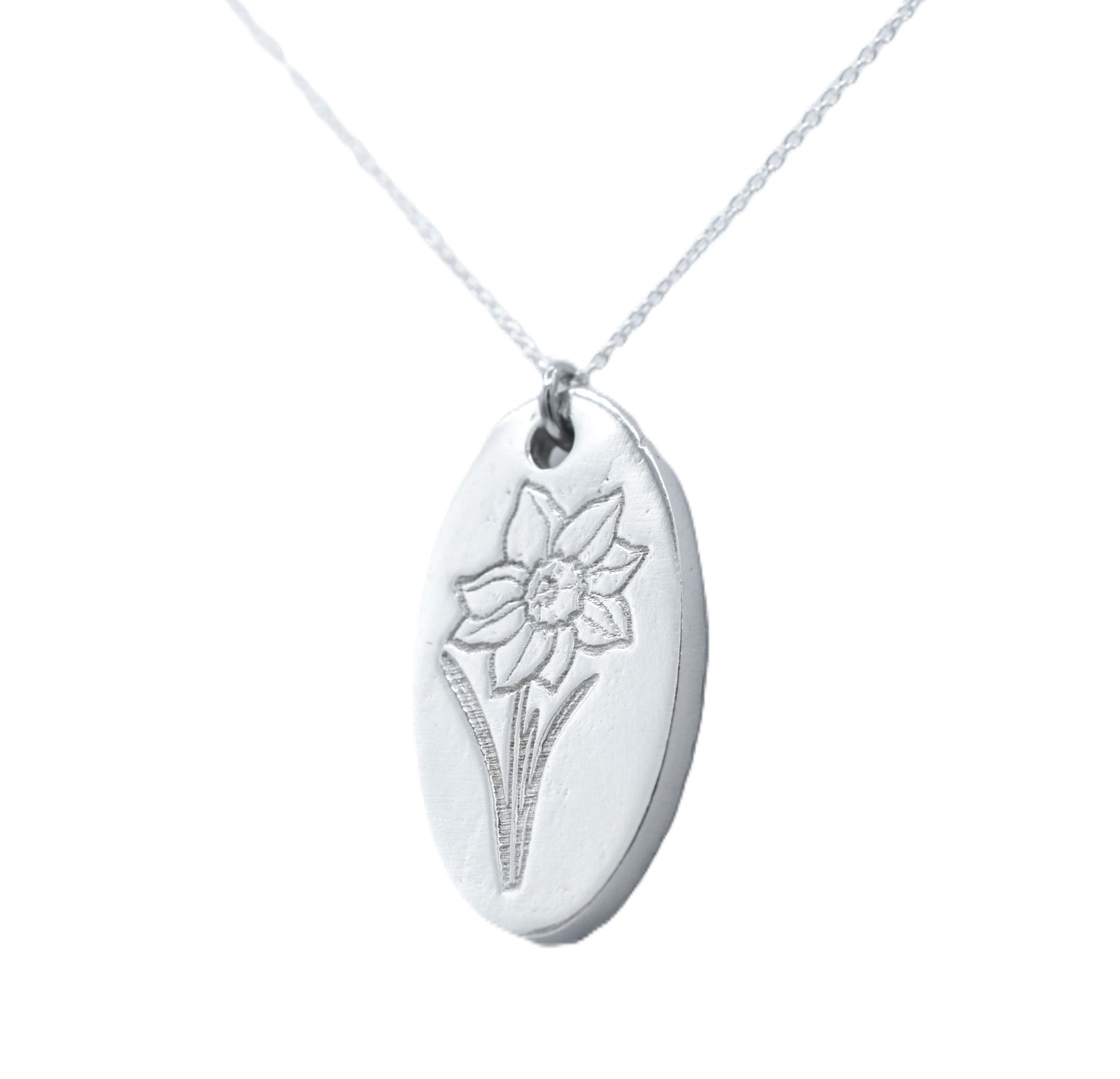 Tin Oval Daffodil Pendant - 10th Wedding anniversary flower
