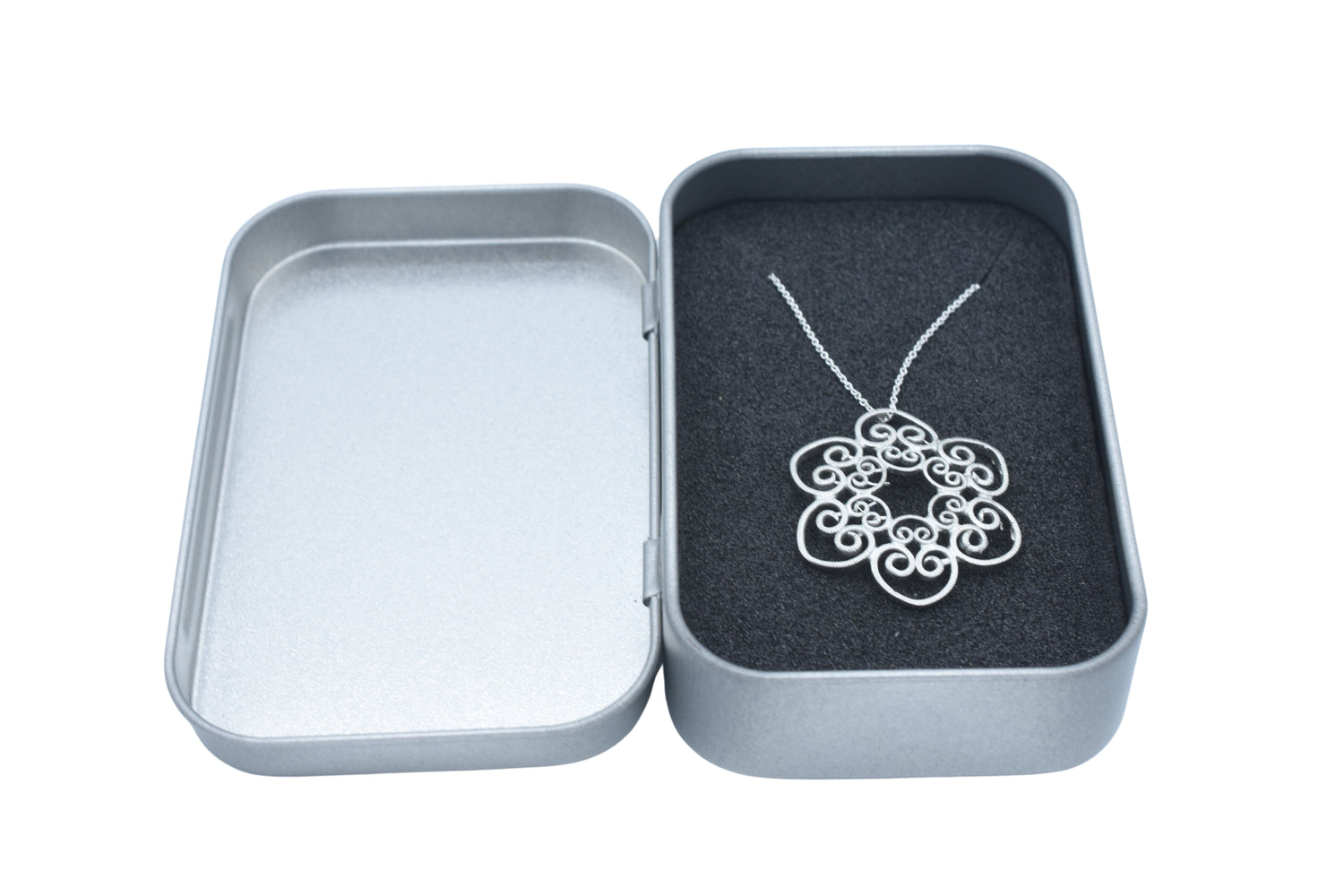 Tin Swirl Heart Pattern Pendant Necklace